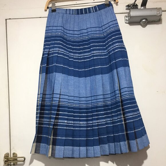 VINTAGE HIGHLAND QUEEN REVERSIBLE WOOL PLAID PLEATED SKIRTS SIZE 10 - Picture 2 of 12